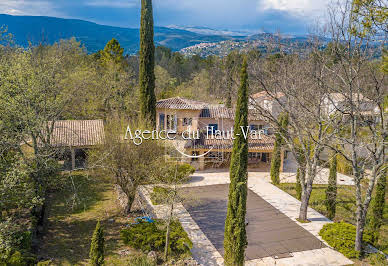 Villa avec piscine et terrasse 2