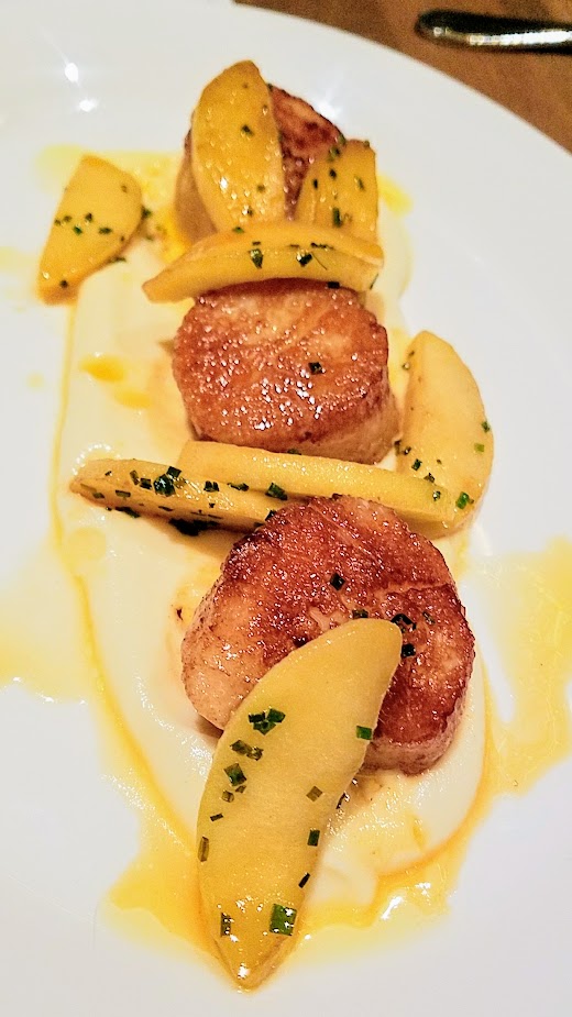 Tanner Creek Tavern Seared Scallops with Caramelized Apples and Celery Root Puree