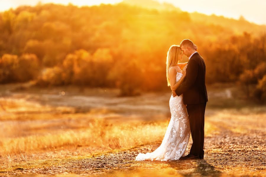 Hochzeitsfotograf Tibor Kaszab (weddingfantasyhu). Foto vom 23. Januar 2022