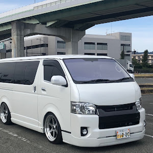 ハイエースバン TRH200V