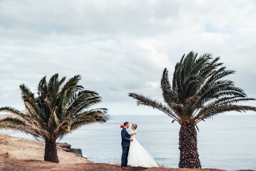 Fotógrafo de casamento Denis Osipov (svetodenru). Foto de 19 de março 2022