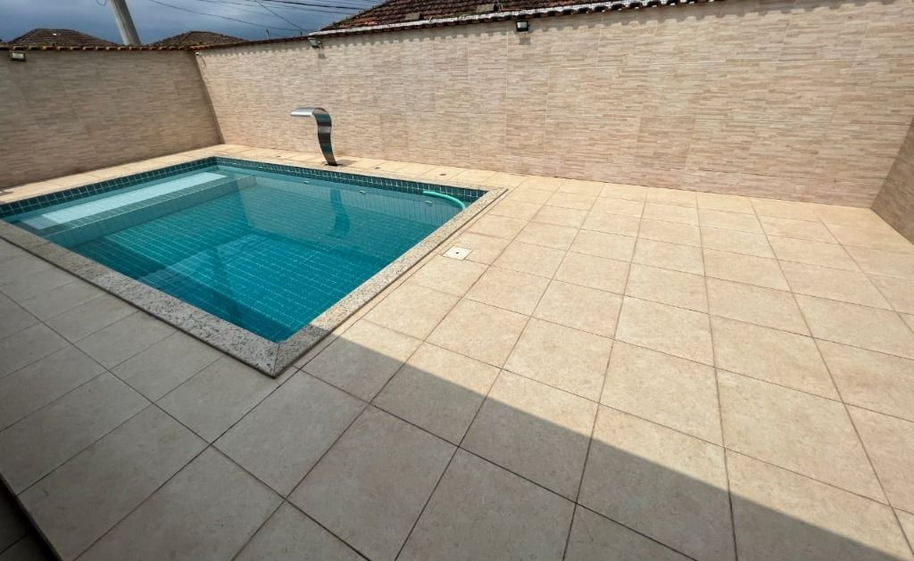 Sobrado com 4 DORMITÓRIOS & PISCINA