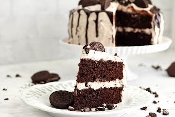 Chocolate Fudge Oreo Cake