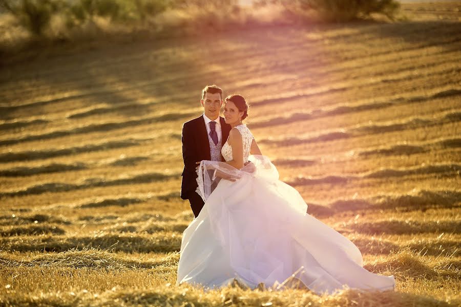 Fotografo di matrimoni Javier Martinez (jamartinez). Foto del 18 giugno 2019