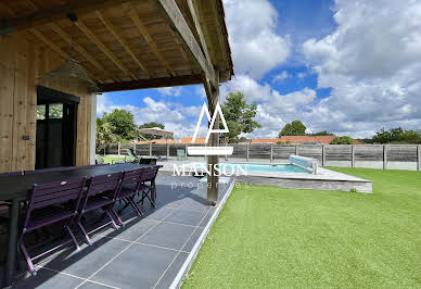 Maison avec piscine et jardin 3