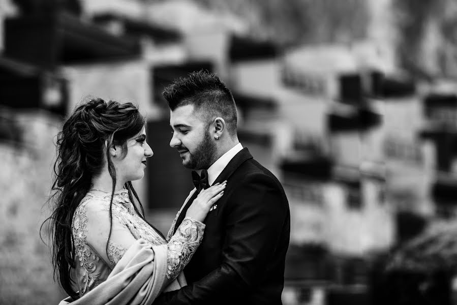 Fotografo di matrimoni Andreea Vasilache (e-motions). Foto del 25 marzo 2019