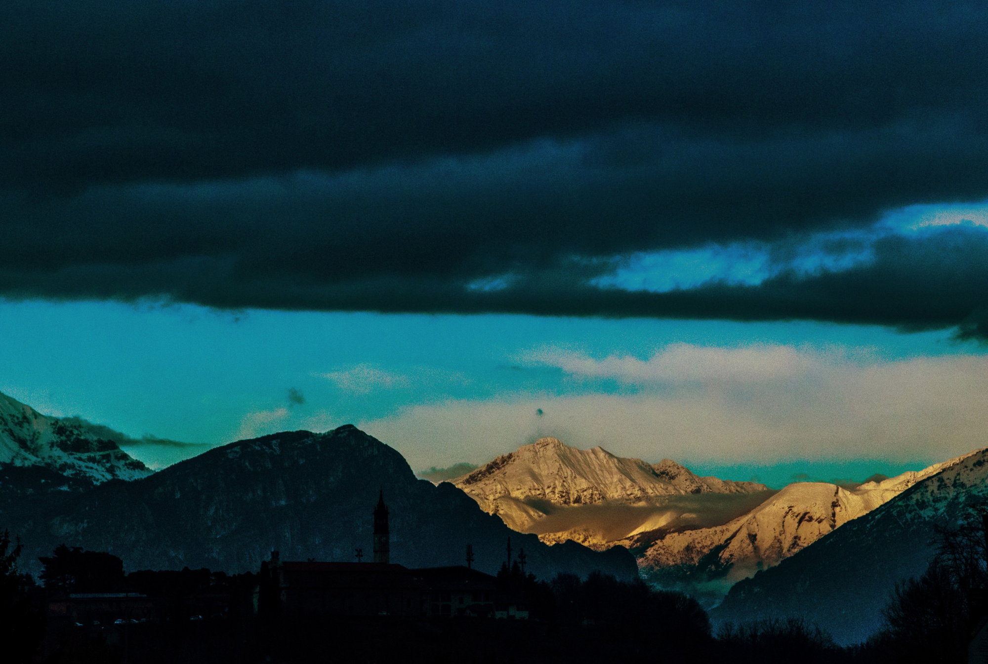 contrasto di luce di ringhio