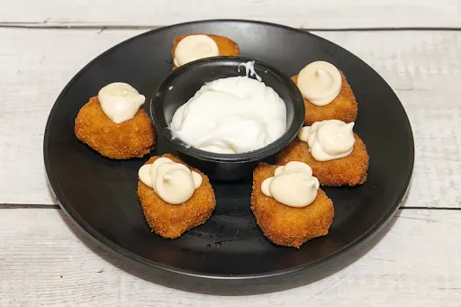 Chicken And Cheese Nuggets (6 Pieces)