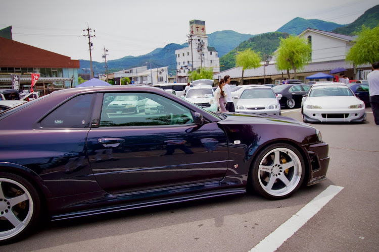 スカイライン GT-Rのボディカラー図鑑・未完成・梅雨入り間近？・CARTUNE Casual Meetsに関するカスタム事例の投稿画像5枚目