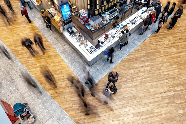 un giorno al centro commerciale di angart71