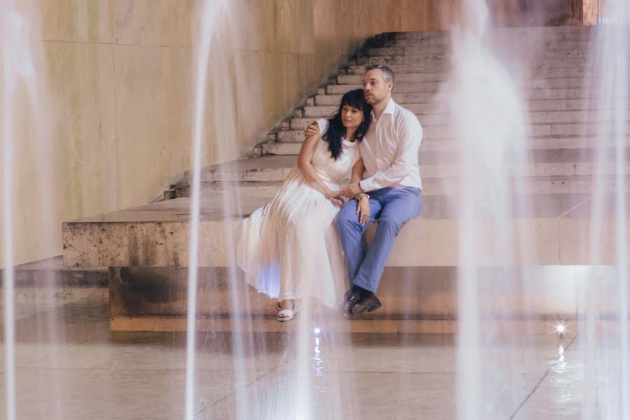 Wedding photographer Elena Lourie (moreloveinitaly). Photo of 21 April 2019