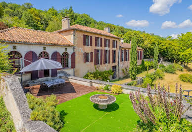 House with pool and garden 3