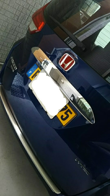 フリードのDIY・エンブレム交換・赤バッジ・フリードに関するカスタム事例の投稿画像2枚目
