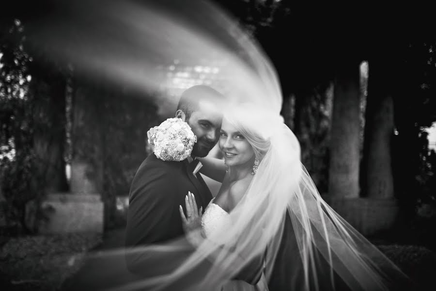 Fotografo di matrimoni Adam Szczepaniak (joannaplusadam). Foto del 20 ottobre 2016