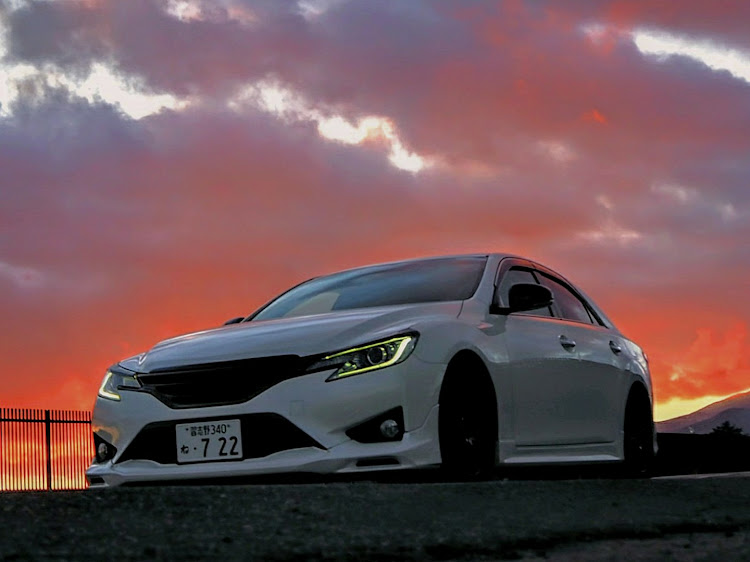 マークXの左斜め前写真展・納車・運命の出会い・ちびX・富士山に関するカスタム事例の投稿画像3枚目