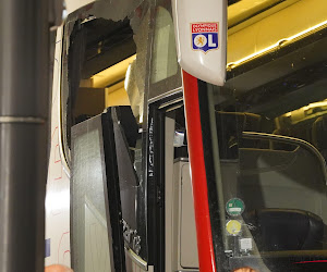 🎥 Bus caillassé, entraîneur en sang : les images choquantes de l'avant-match entre Lyon et Marseille