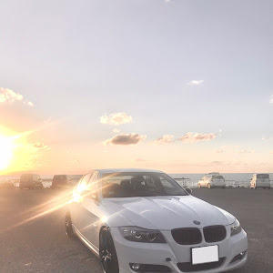 320i