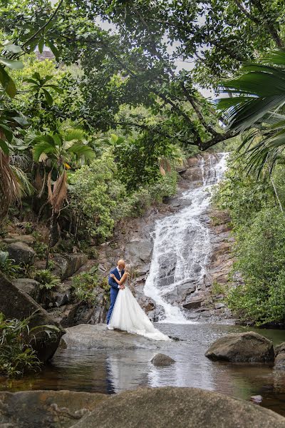 Fotógrafo de casamento Salifa Karapetyan (salifamagnan). Foto de 5 de outubro 2023