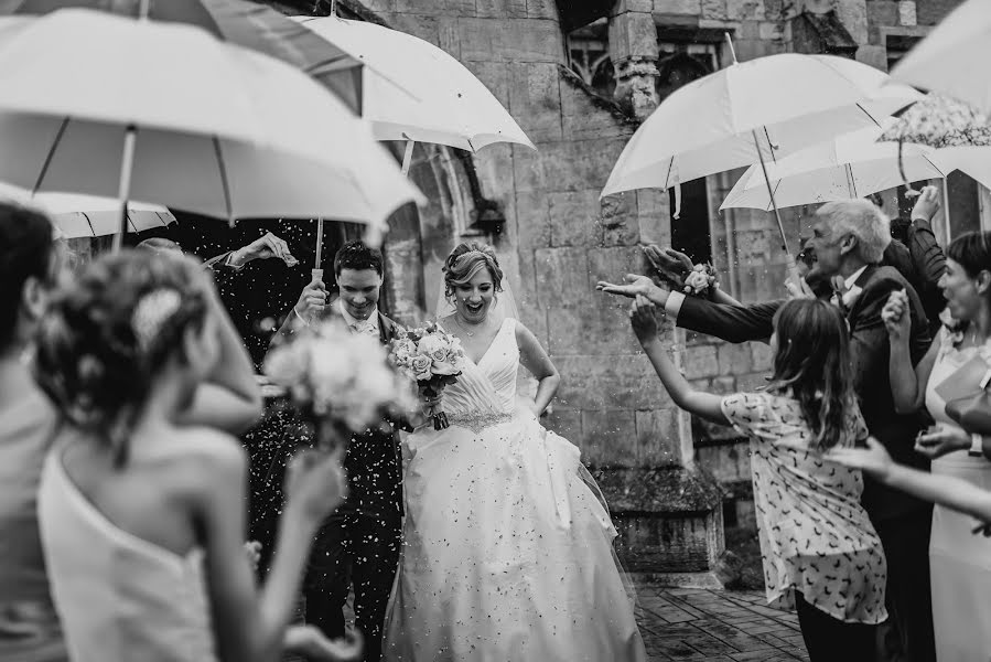 Wedding photographer Sara Kirkham (pixietteinthece). Photo of 30 August 2017