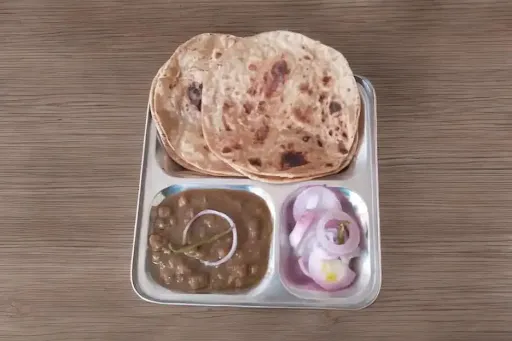 1 Aloo Paratha With Chole [100 Ml] And Mirch Salad