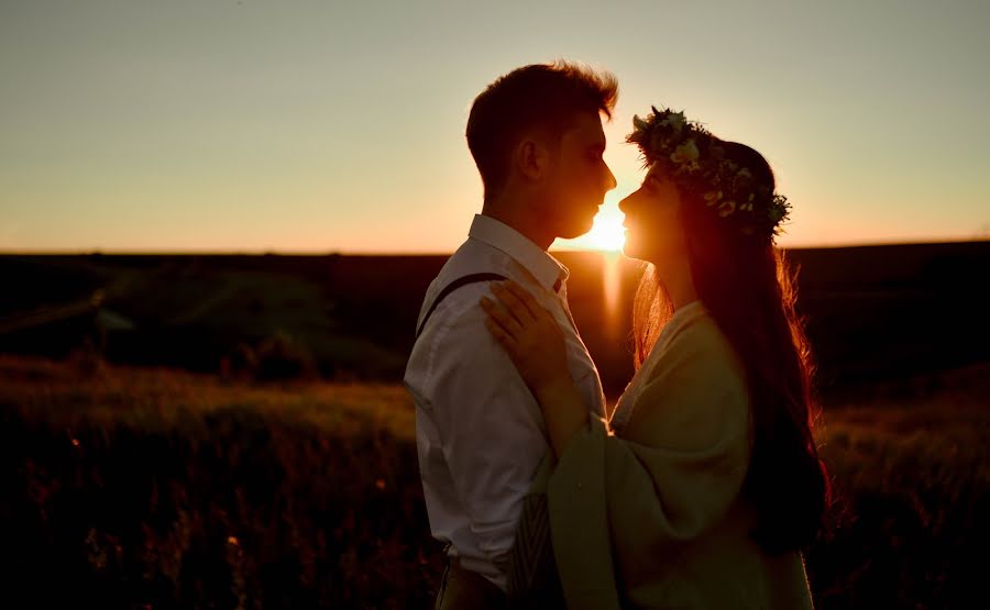 Fotógrafo de bodas Denis Khuseyn (legvinl). Foto del 21 de noviembre 2017