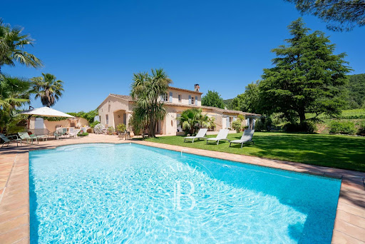 House with pool and terrace 1