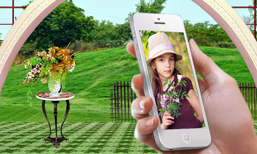 Selfie photo frame maker