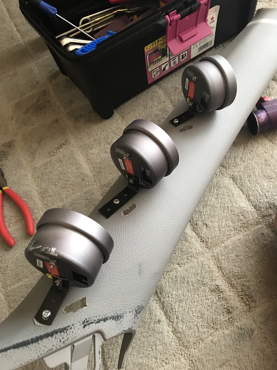 アルテッツァのDIY・オートゲージ追加メーター・追加メーター取り付け・エムズガレージに関するカスタム事例の投稿画像5枚目