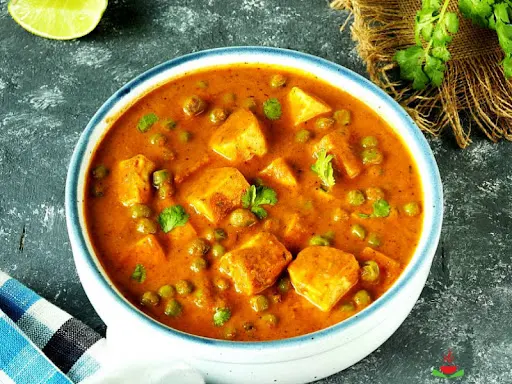 Matar Paneer Gravy With Jeera Rice & Roti Combo