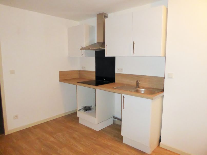 Location  appartement 2 pièces 35.21 m² à Méounes-lès-Montrieux (83136), 580 €