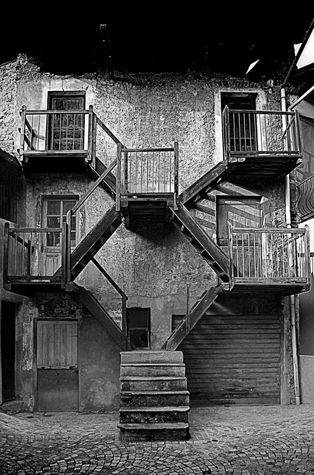 Escher's house ? di k100lt