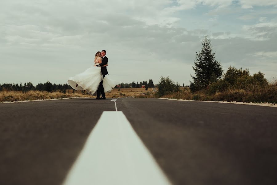 Wedding photographer Zagrean Viorel (zagreanviorel). Photo of 14 December 2017