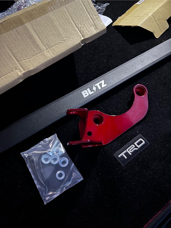 RAV4のストラットタワーバー・BLITZに関するカスタム事例の投稿画像1枚目