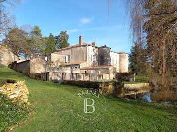 château à Parthenay (79)