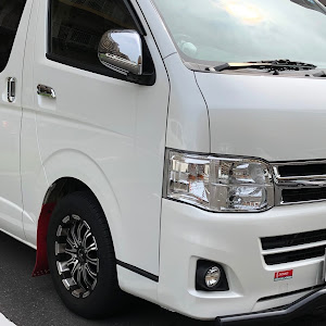 ハイエースバン TRH200V