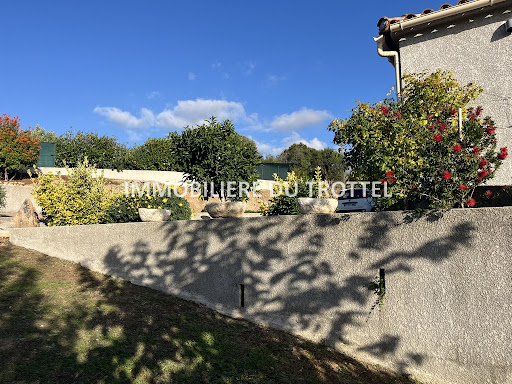 House with green garden and red flowers - Villa purchase in Peri, 4 rooms, 3 bedrooms
