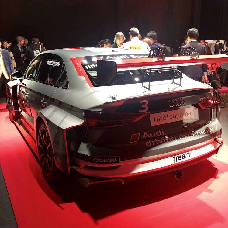 Birdlandさんが投稿したaudi sport・アウディ RS4 アバント・RS3 LMS・R8 LMS・アウディに関するカスタム事例の投稿画像6枚目
