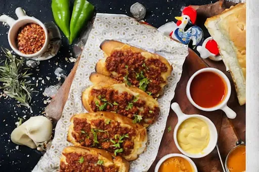 Square Peri Peri Chicken Garlic Bread [4 Pieces]