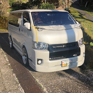 ハイエースバン TRH200V