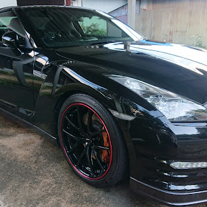 NISSAN GT-R R35