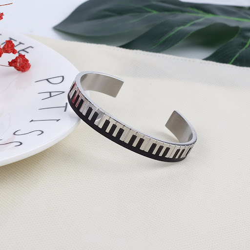 Title 5, Bracelet en noir et blanc de piano de mode