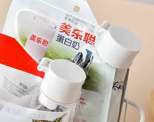 Title 4, Food preservation sealing clip with tea dischar...