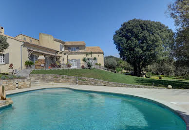 Villa avec piscine et terrasse 9