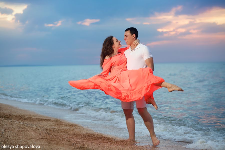 Fotografo di matrimoni Olesya Shapovalova (lesyashapovalova). Foto del 14 agosto 2015