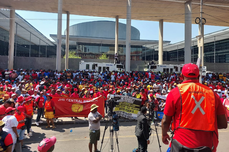 Tshwane has dismissed a total of 123 staff permanently for taking part in an ongoing unprotected wage strike, despite the municipality receiving a court order to stop the protests.