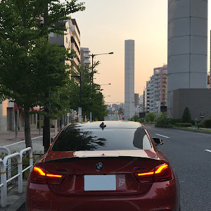 M4 クーペ F82