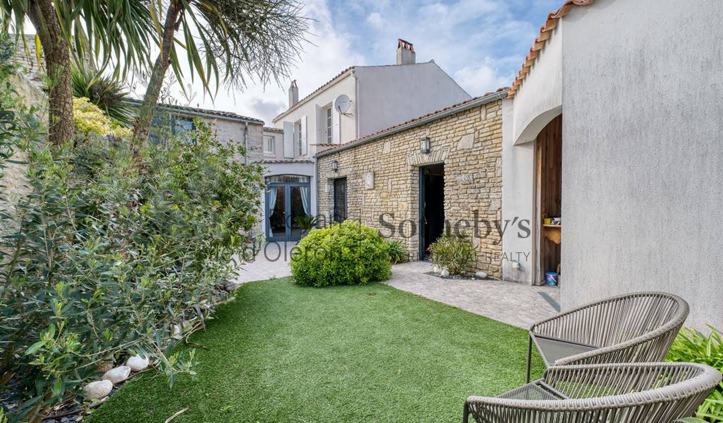 Seaside house and terrace Le Château-d'Oléron