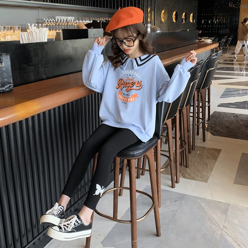 Jongens tweedelig setje, sweatshirt en legging met letters, lente en herfst, comfortabele en modieuze outfit.
