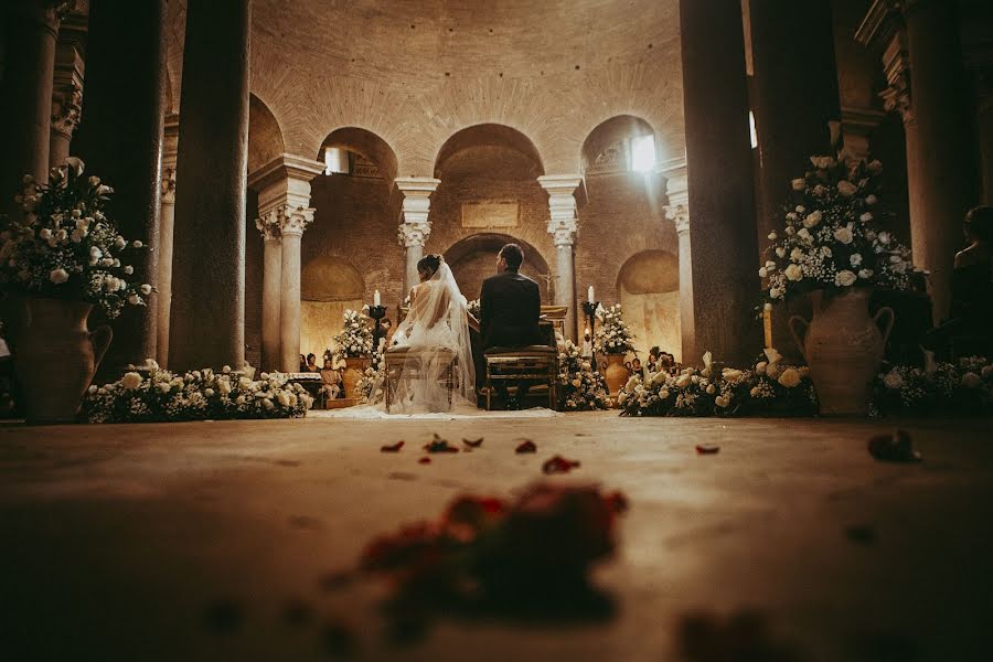 Nhiếp ảnh gia ảnh cưới Alessio Martinelli (blackandlight). Ảnh của 28 tháng 3 2021