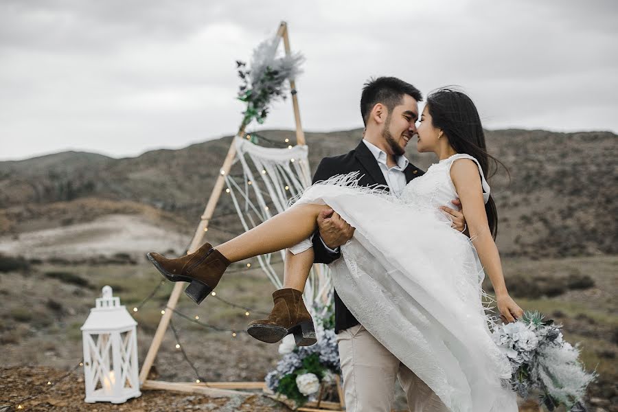 Photographe de mariage Ernaz Aldanov (yernazphoto). Photo du 23 août 2020